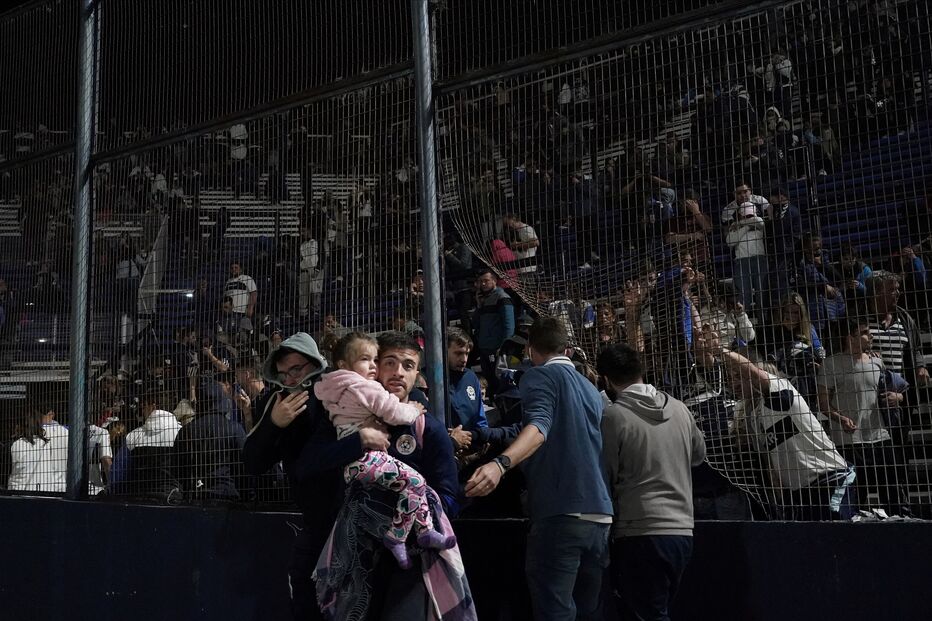 Adepto argentino morre em confrontos durante jogo entre Gimnasia e Boca Juniors