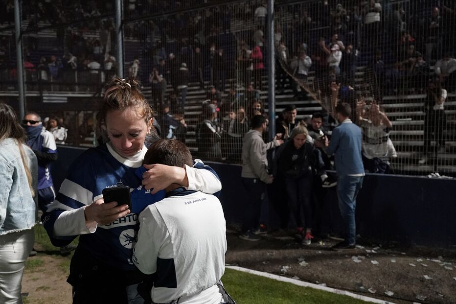Adepto argentino morre em confrontos durante jogo entre Gimnasia e Boca Juniors