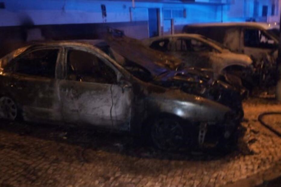 Viaturas incendiadas