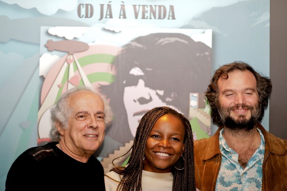 Tozé Brito com Selma Uamusse e Benjamim