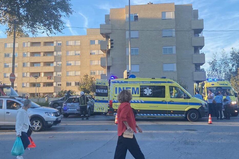 Dois feridos em acidente no Porto