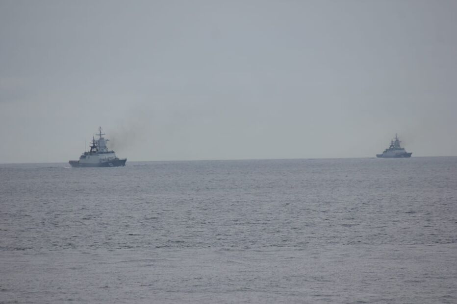 Navios russos ao largo da costa portuguesa