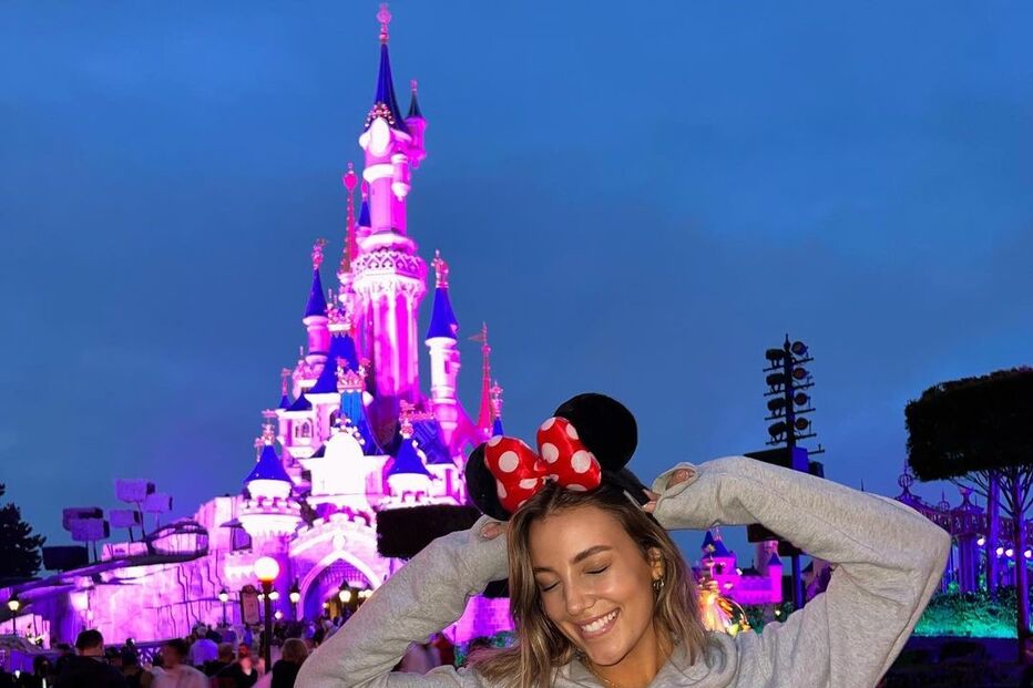 April Ivy na Disneyland