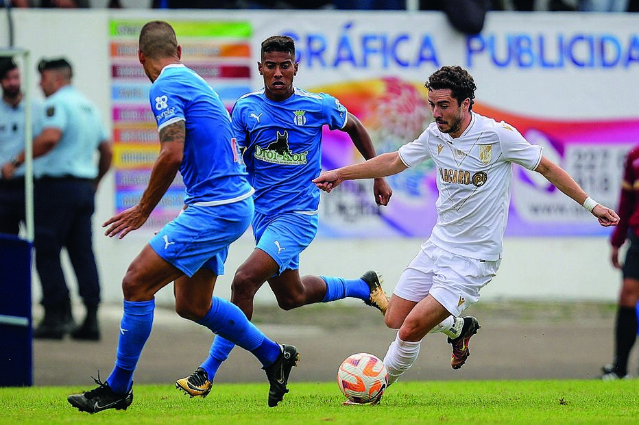 V. Guimarães arrumou o Canelas em jogo para a Taça de Portugal
