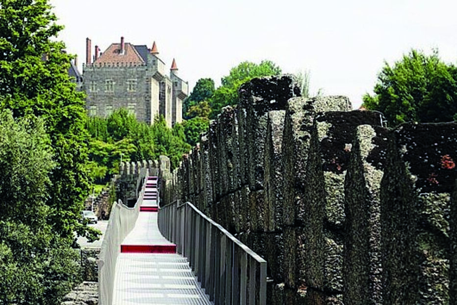 Percurso do adarve interdito