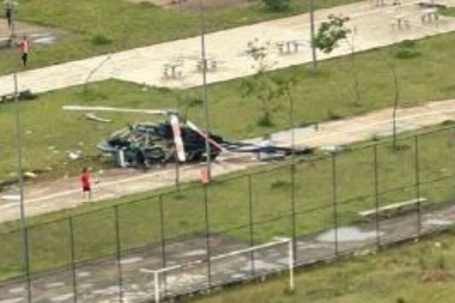 Helicóptero cai em São Paulo