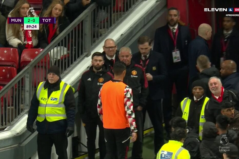 Ronaldo abandona jogo