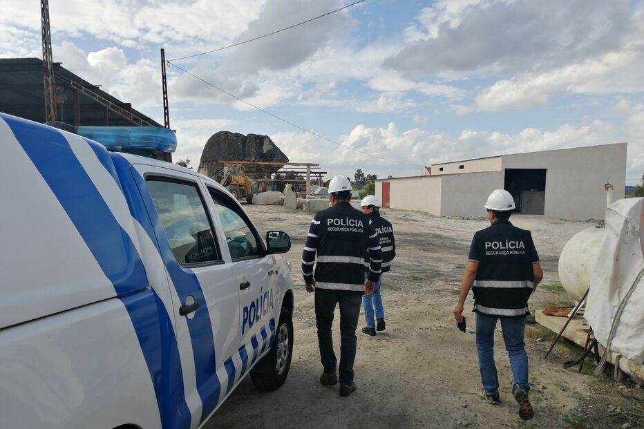 PSP apreende 100 quilos de explosivos e 28 quilos de pólvora em pedreiras de norte a sul