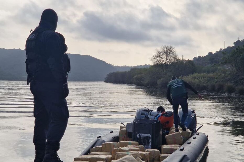 Colisão entre lancha carregada de haxixe e embarcação da GNR durante perseguição faz um ferido grave