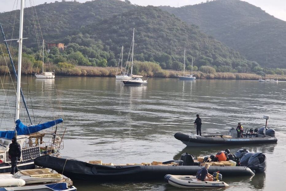 Colisão entre lancha carregada de haxixe e embarcação da GNR durante perseguição faz um ferido grave
