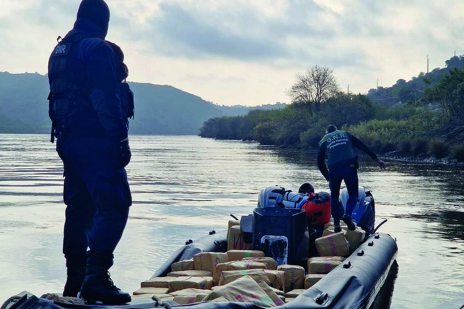 Lancha voadora com haxixe choca com GNR durante fuga