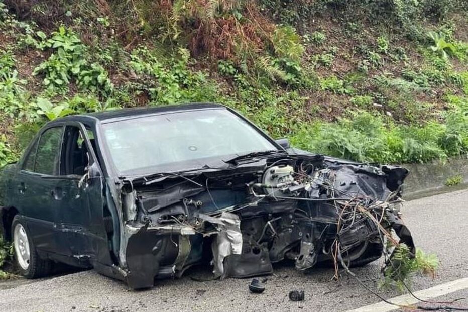 Homem e mulher feridos após colisão frontal em Oliveira de Azeméis