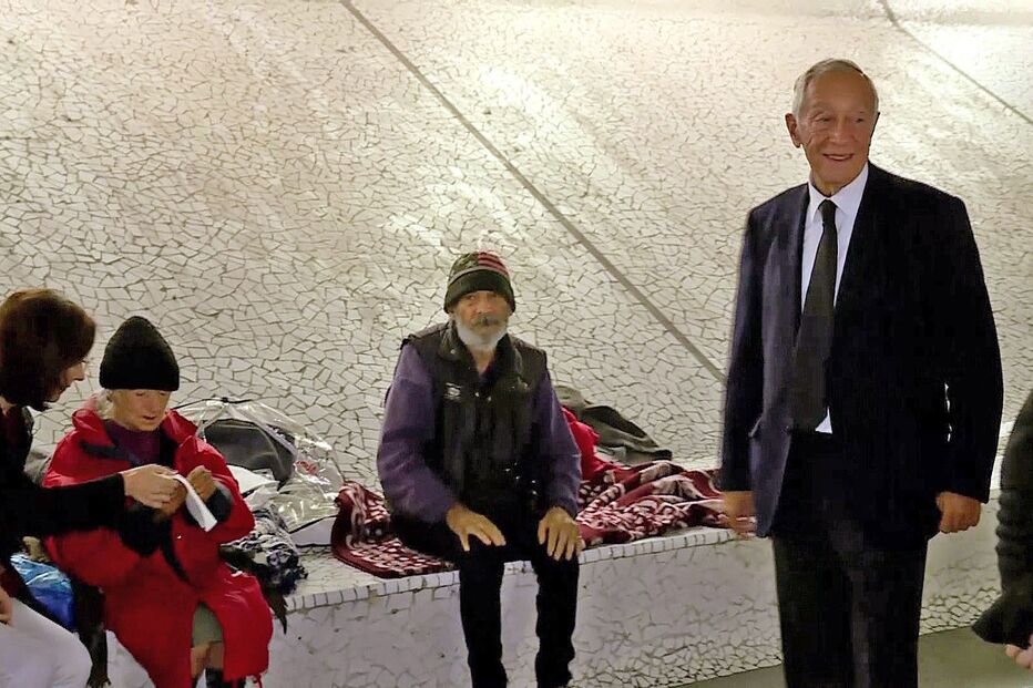 Marcelo Rebelo de Sousa visitou o casal, na Gare do Oriente, na 2ª feira