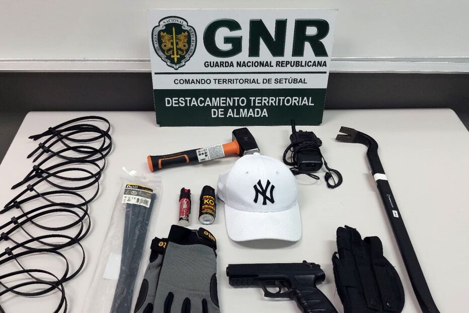 Material apreendido pela GNR