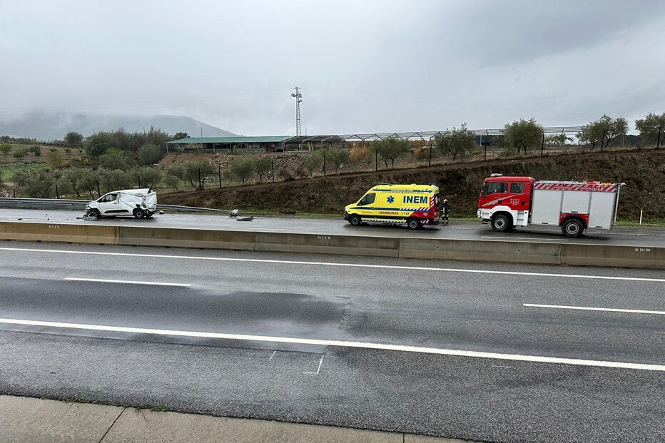 Homem fica ferido em despiste de carro na A4 no sentido Mirandela-Porto