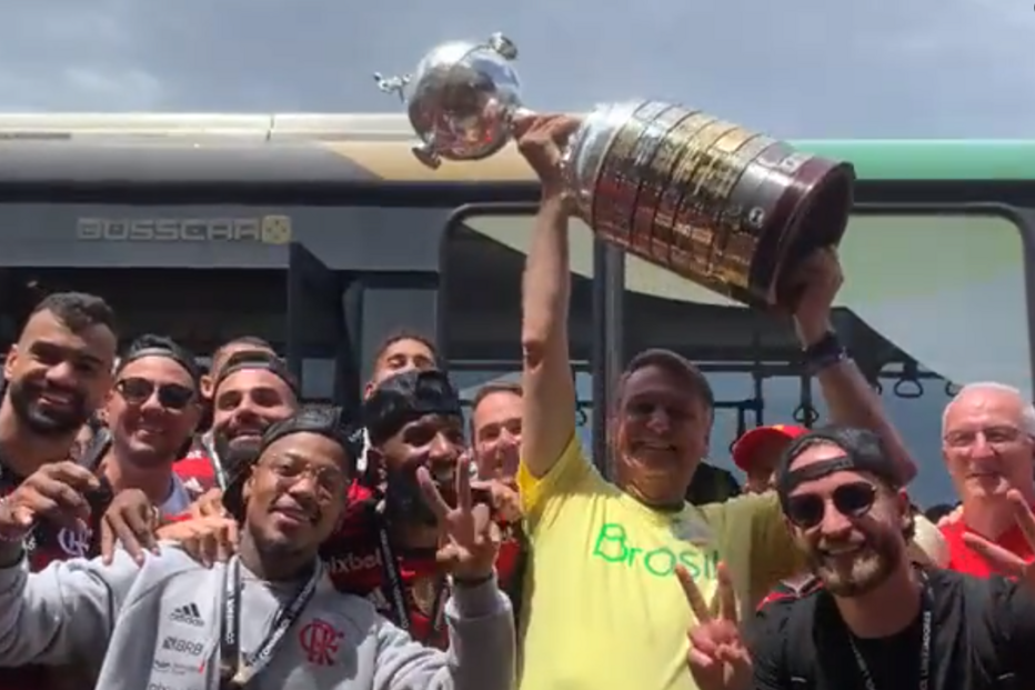 Bolsonaro recebe Flamengo