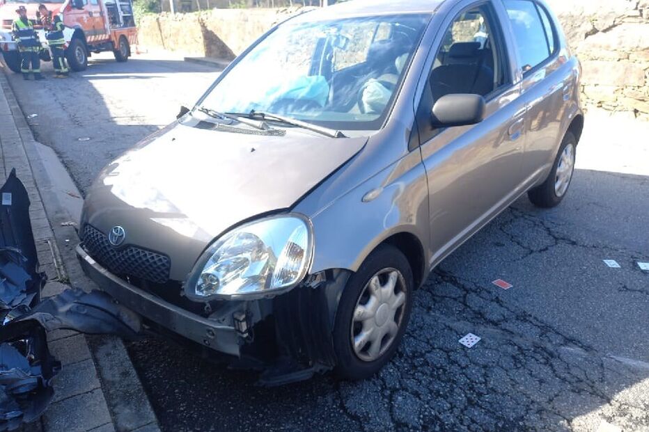 Colisão entre dois carros fere jovem de 22 anos em Espinho 