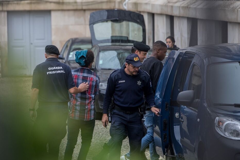 Estudantes que atacaram quatro mulheres e filmaram violações pedem desculpa