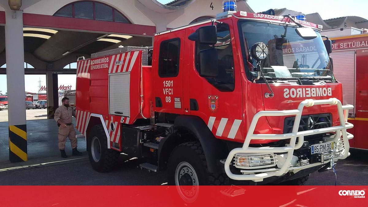 Simulacro de acidente fecha Avenida Marginal em Algés – Portugal