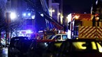 Polícia morre esfaqueado em possível ataque terrorista em Bruxelas. Colega ficou ferido