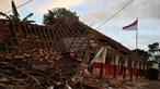 Sobe para 252 o número de mortos em sismo de magnitude 5,6 na Indonésia 