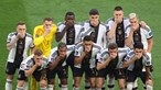 Jogadores da seleção alemã tapam a boca em protesto a favor do movimento LGBTQIA+
