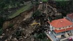 Imagens drone mostram violência do deslizamento de terras que fez dois mortos