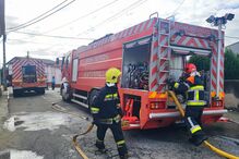 Armazém fica destruído após incêndio em Albergaria-a-velha