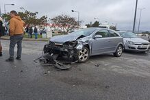 Colisão entre dois carros em Santa Maria da Feira