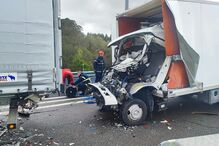 Acidente entre dois camiões