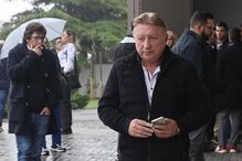 Familiares e amigos no funeral do DJ Eddie Ferrer