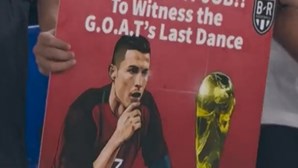 Adepto anuncia em cartaz ter-se despedido para poder ir ver Ronaldo jogar no Qatar