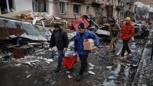 Kremlin diz que Kiev “pode evitar sofrimento” se aceitar condições russas