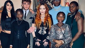 Madonna partilha foto rara com os seis filhos 