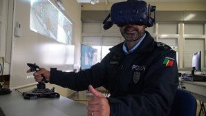 Polícias formados através de realidade virtual para situações de emergência e risco