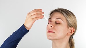 Farmacêutica alemã recolhe lotes de gotas para os olhos comercializadas em Portugal