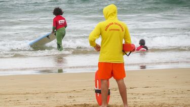 Praticante de skysurf resgatado na ilha da Madeira