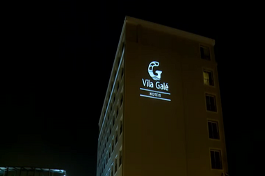 Explosão em piscina de hotel provoca cinco feridos no Estoril