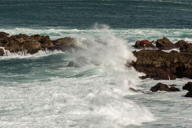 Toda a costa com aviso de agitação marítima e dois distritos devido a neve