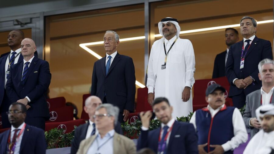 Marcelo Rebelo de Sousa assiste ao jogo da seleção na tribuna