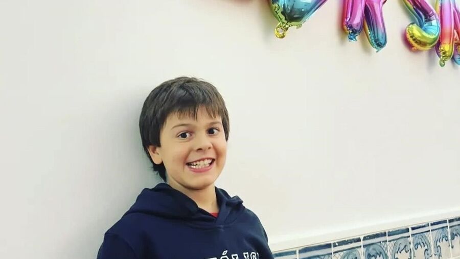 Tomás