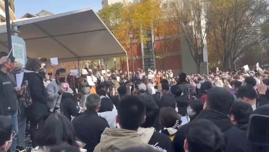 Universitários protestam contra medidas da Covid em Pequim