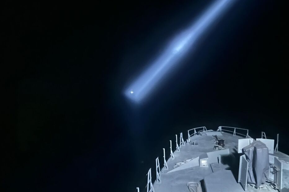 Marinha e Força Aérea Portuguesa resgatam embarcação de migrantes no Sul de Espanha