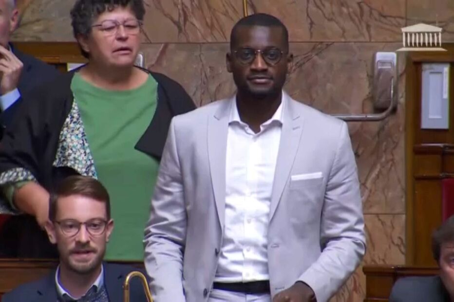 Deputado francês alvo de insultos racistas no Parlamento 