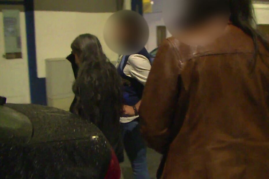 Filhos abusados por pai e mãe