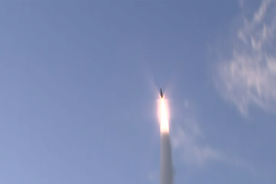 Coreia do Norte lança míssil balístico em direção ao Mar do Japão