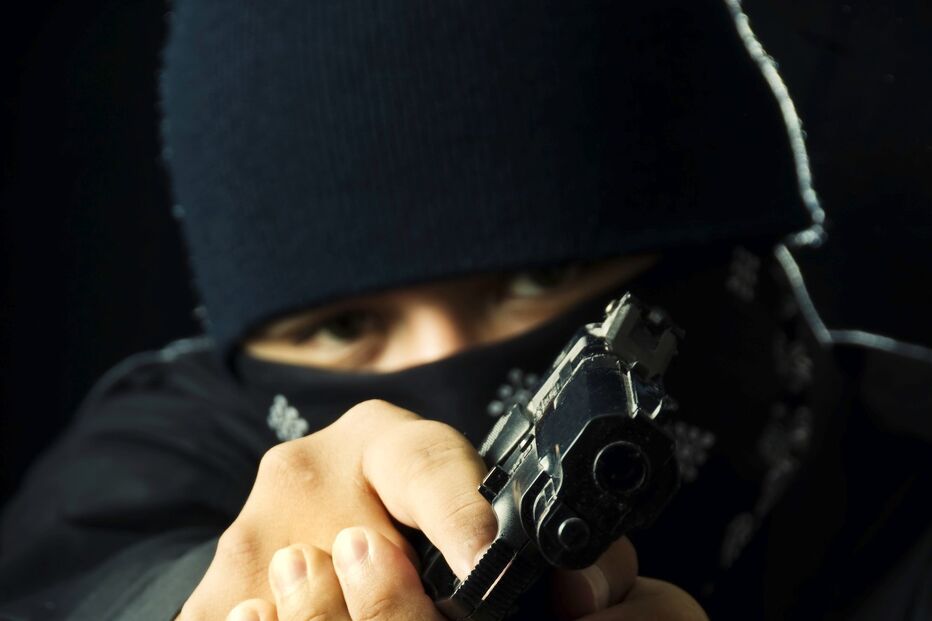 revólver, assalto, Cascais 