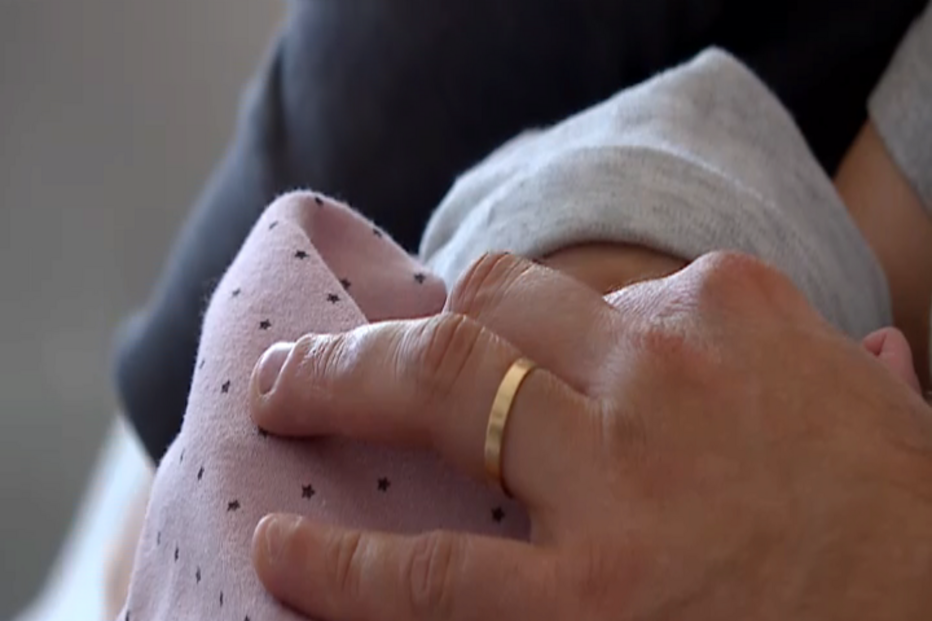 Mulher rejeita filho depois de parto obrigar à reconstrução vaginal e provocar incontinência das fezes