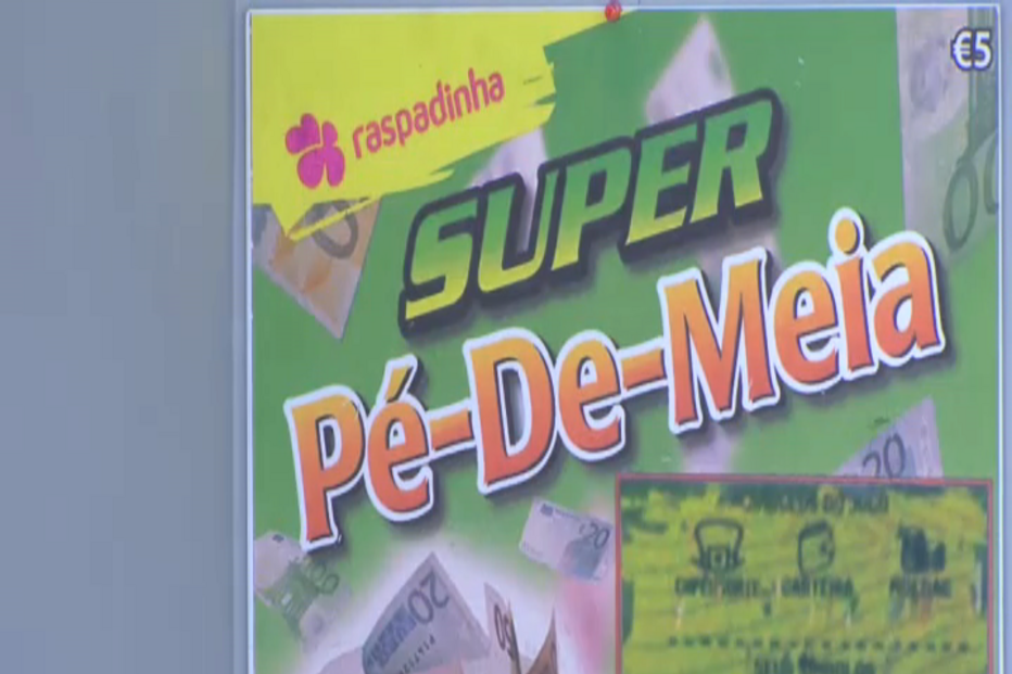 Funcionária rouba tribunal para jogar raspadinhas