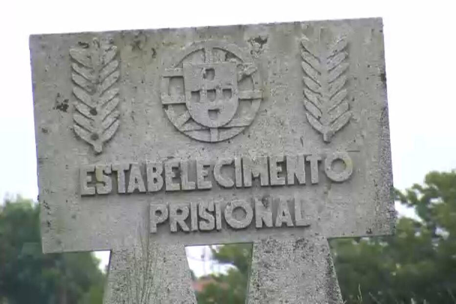 Dois reclusos tentam fugir de cadeia no Porto mas são apanhados